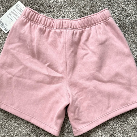 NWT Lululemon Embroidered Pink Haze Scuba Oversized Short 7” Inseam, M $88 MSRP - Picture 4 of 4